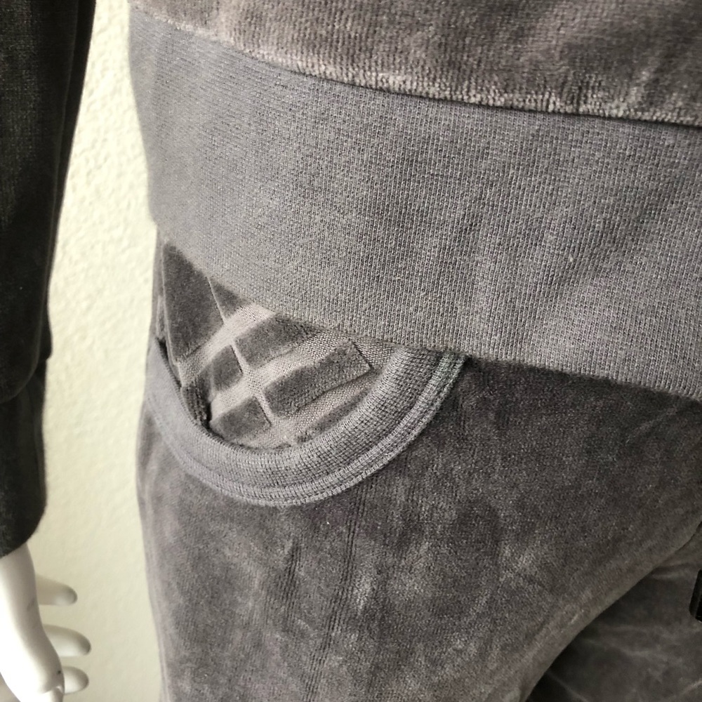 BURBERRY WOMEN’S VELOUR HOODIE & SWEAT PANTS - Picture 4 of 8